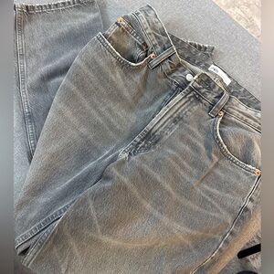 Zara Gray Straight-Leg Jeans - Size US 30